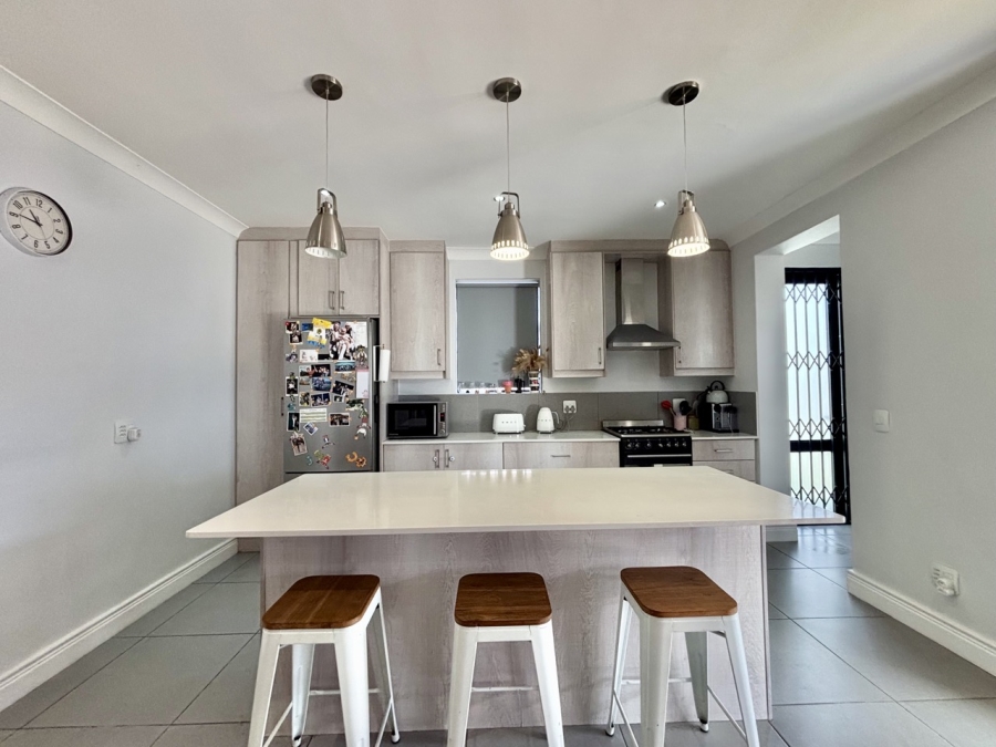 To Let 3 Bedroom Property for Rent in Vierlanden Western Cape